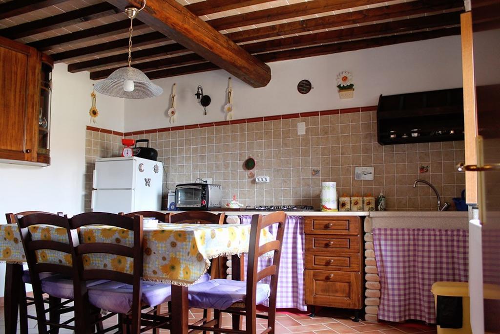 Casa Vacanze In Borgo Monteverdi Marittimo Exterior foto